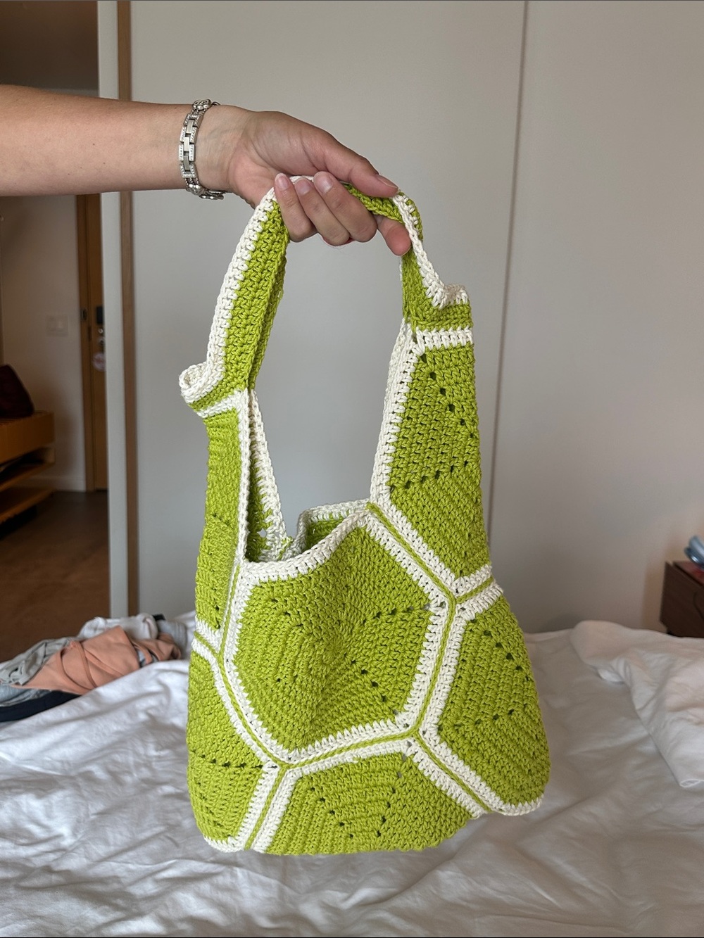 Green Crochet Hexagon Shoulder Bag with Cream Trim - Picture 2 of 3
